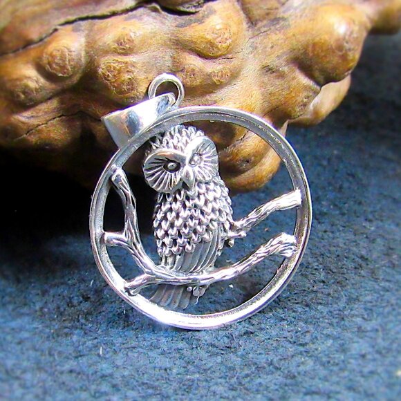 Solid 925 Sterling Silver Owl Perched on Branches Pendant - Nature Jewelry - Picture 1 of 8